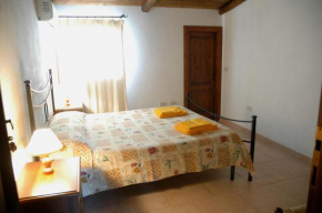 Отель Agriturismo Su Pirastru  Са-Кастанца